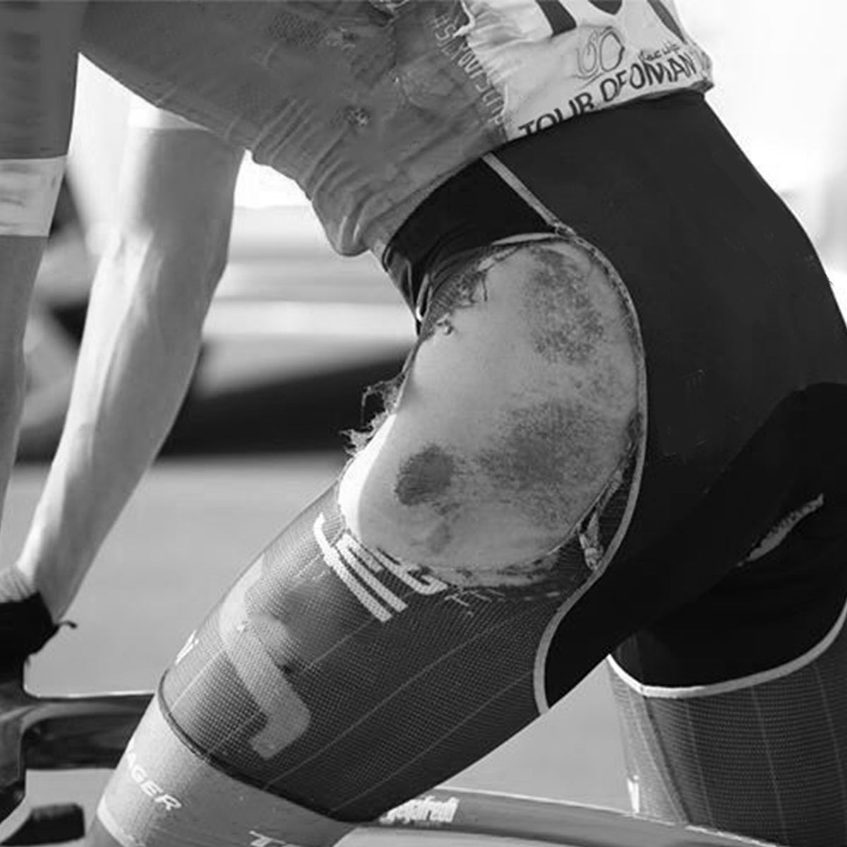Roule Sans Peur : Pourquoi la Résistance à l'Abrasion est la Défense la Plus Sous-Estimée d'un Cuissard